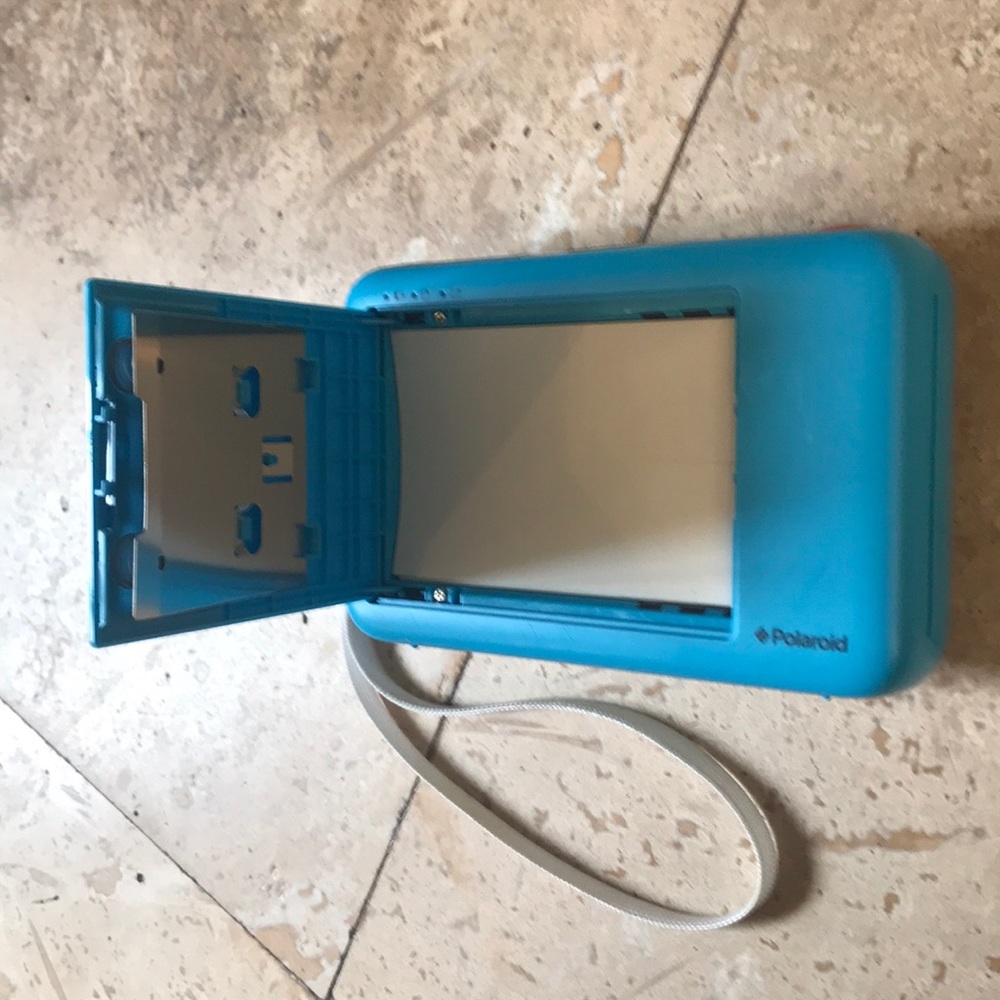 Polaroid Camera - image 4